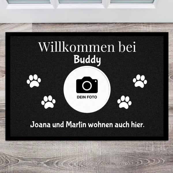 Individuelle Foto-Fußmatte für Haustierbesitzer - Willkommen (schwarz)